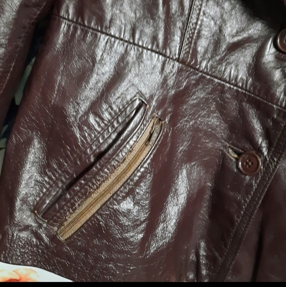 ~{Vintage}~ Fur collar red leather jacket. - Picture 5 of 12